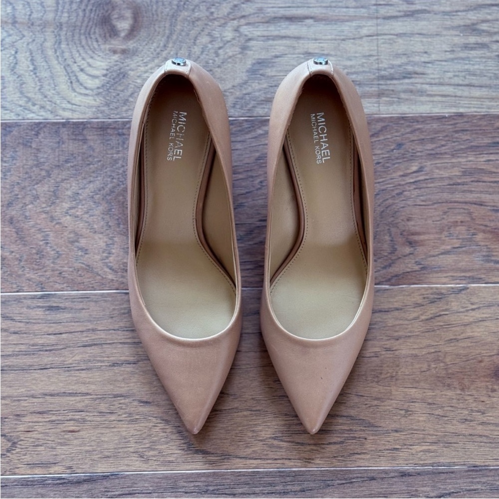 MICHAEL KORS Kitten Heel